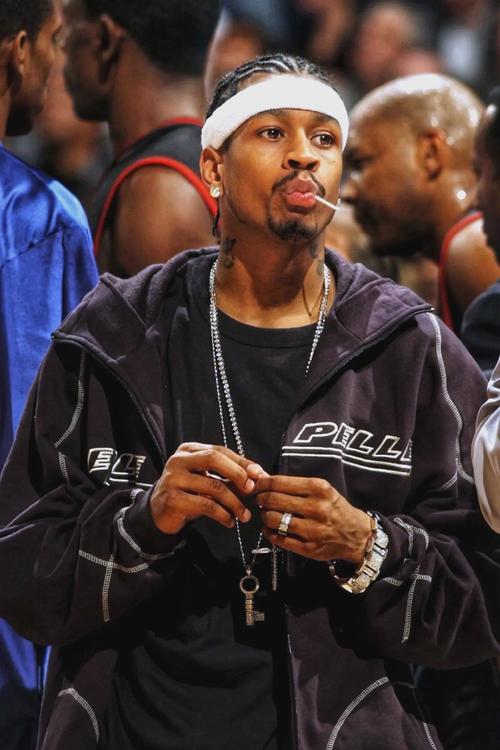 东体：国足首期集训与申花冬训日程冲突，申花冬训或再闹“人荒”（东体：国足首期集训撞上申花冬训，申花恐再现用人荒）