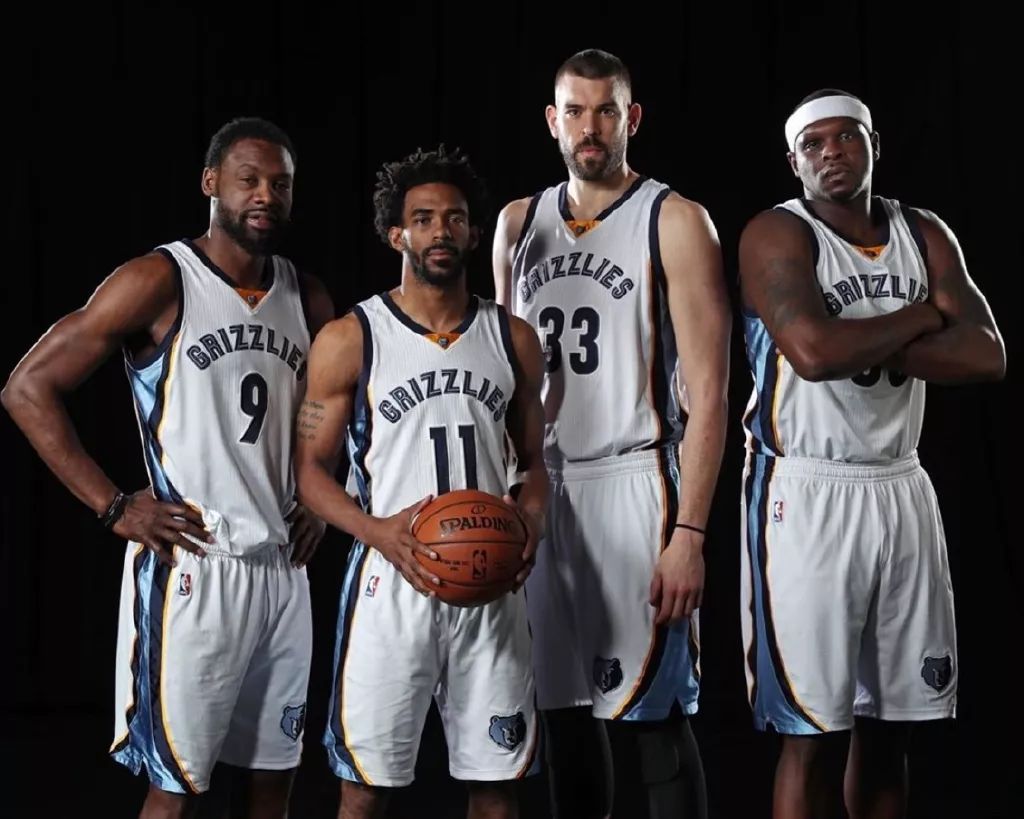 美记：雄鹿内部多人对里弗斯失去耐心，但他仍有管理层的支持（美媒：雄鹿队内多人已对里弗斯失去耐心，但他仍获管理层支持）