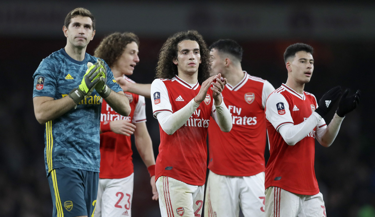 足球周刊：重返国足是刘若钒的愿望，殷切期待完成A级赛首秀（足球周刊：刘若钒盼回归国足，期待迎来A级赛首秀）