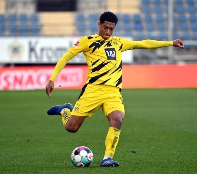 场均1.15球！两大前锋13轮只进3球！罗马有意引进英超两大射手（火力告急：场均仅1.15球、两前锋13轮合进3球，罗马锁定英超双枪补强）