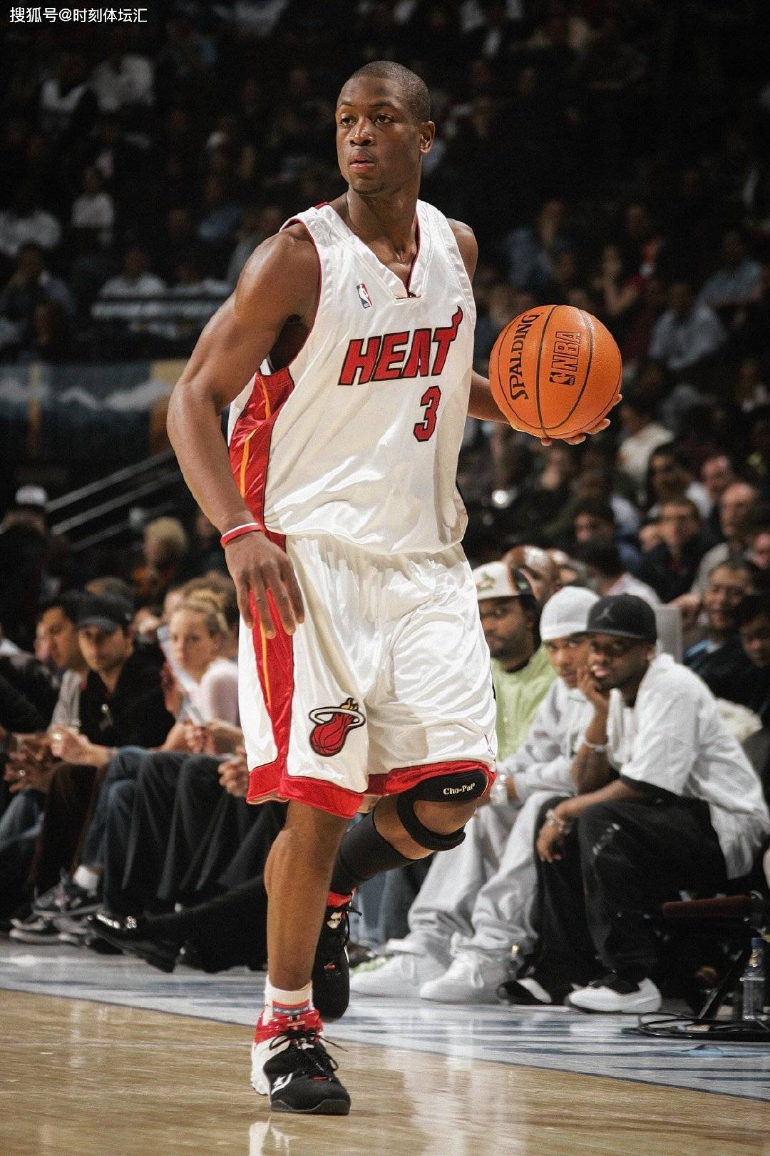 拜仁续约乌帕梅卡诺陷僵局，五年成本或超施洛特贝克（拜仁与乌帕梅卡诺续约受阻，五年总成本或高于施洛特贝克）