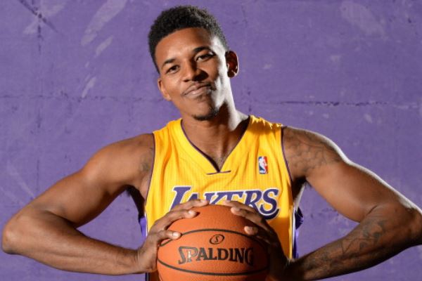 亚洲杯分组揭晓引球迷热议（亚洲杯分组结果出炉，球迷热议不断）