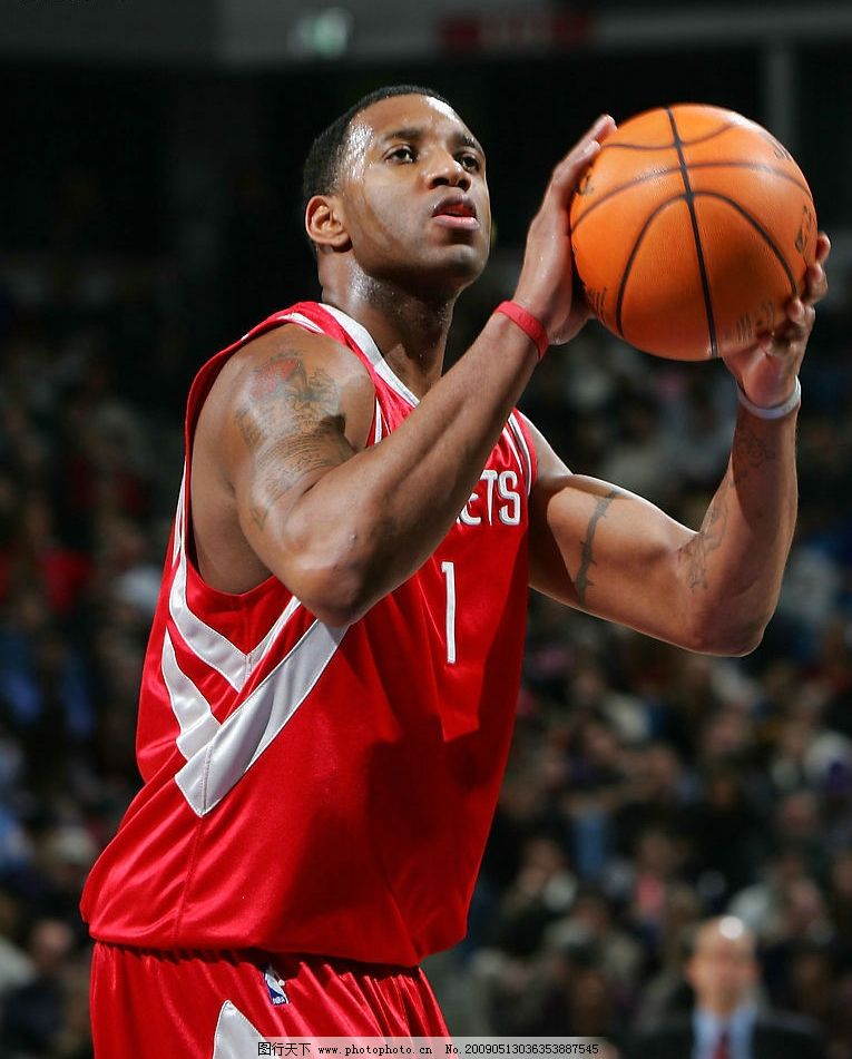 萨拉赫无缘利物浦欧冠名单，斯洛特称俱乐部必须作出回应；此前萨拉赫因未首发炮轰球队（萨拉赫落选利物浦欧冠名单，斯洛特称俱乐部须作出回应；其此前因未获首发曾公开抨击球队）