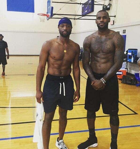 喀麦隆足协和教练点名不同球报道埃托奥解雇阿布巴卡尔以保护记录（媒体称埃托奥为保纪录解雇阿布巴卡尔，喀麦隆足协与主帅各执一词）