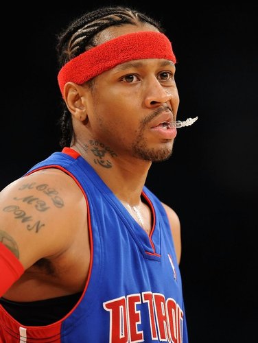 皇马0-2塞尔塔更衣室失控，阿隆索帅位岌岌可危（0-2不敌塞尔塔，皇马更衣室失序，阿隆索帅位告急）