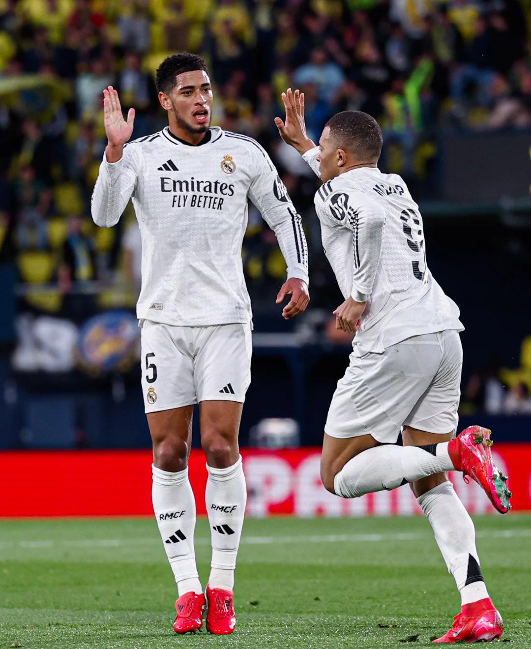 浓眉：弗拉格在琢磨如何在高压下打好球，把球稳稳传给队友（浓眉：弗拉格正琢磨如何在高压下发挥，把球稳稳地传给队友）