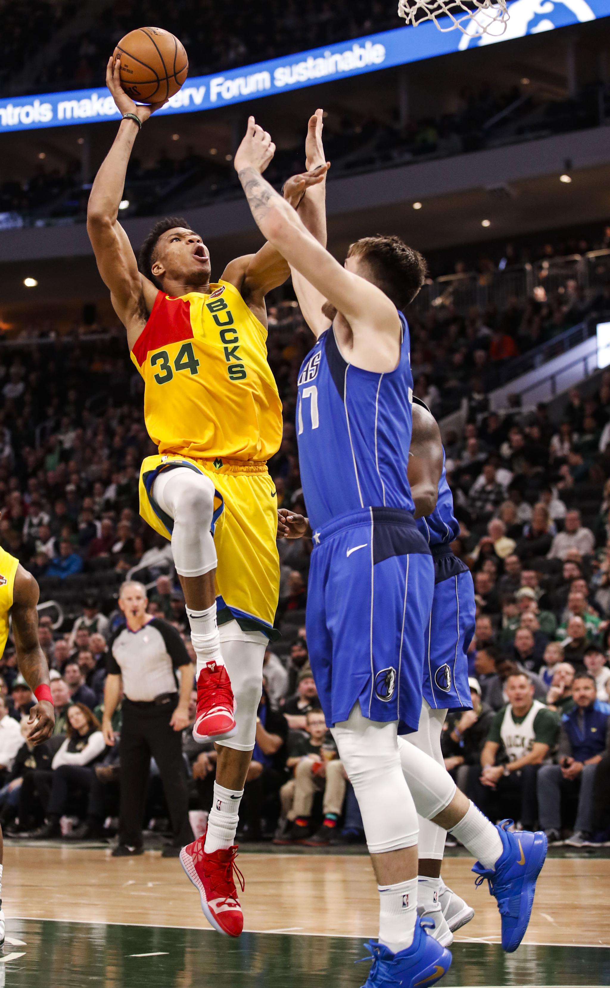 德拉富恩特：我们和皇马队医保持联系，赫伊森暂时不离队（德拉富恩特：正与皇马队医沟通，赫伊森暂不离队）