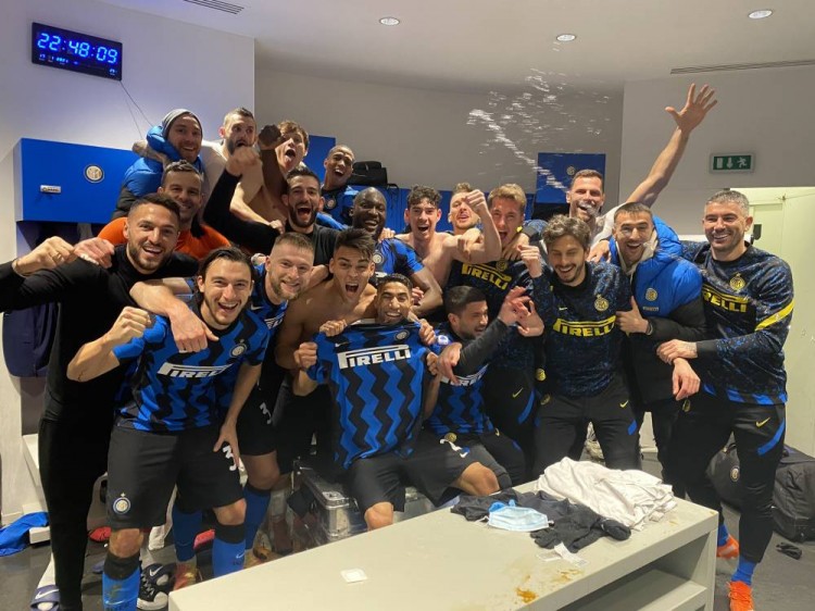 迈阿密国际4-0辛辛那提晋级四强，梅西助攻戴帽+头球破门，阿连德双响（国际迈阿密4-0横扫辛辛那提闯入四强：梅西三助+头球建功，阿连德梅开二度）