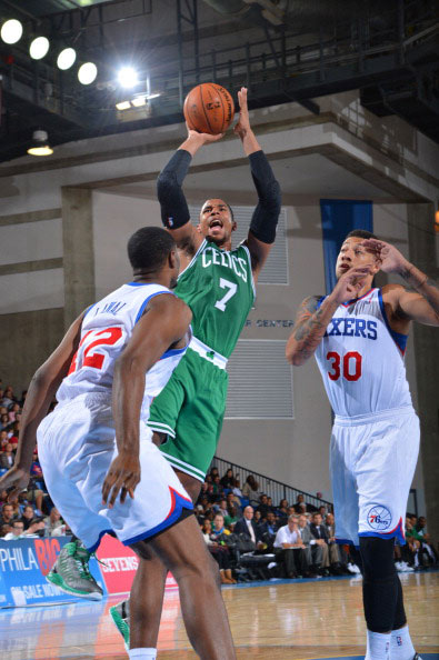 詹姆斯36分创NBA单场得分新高（詹姆斯36分刷新NBA单场得分纪录）